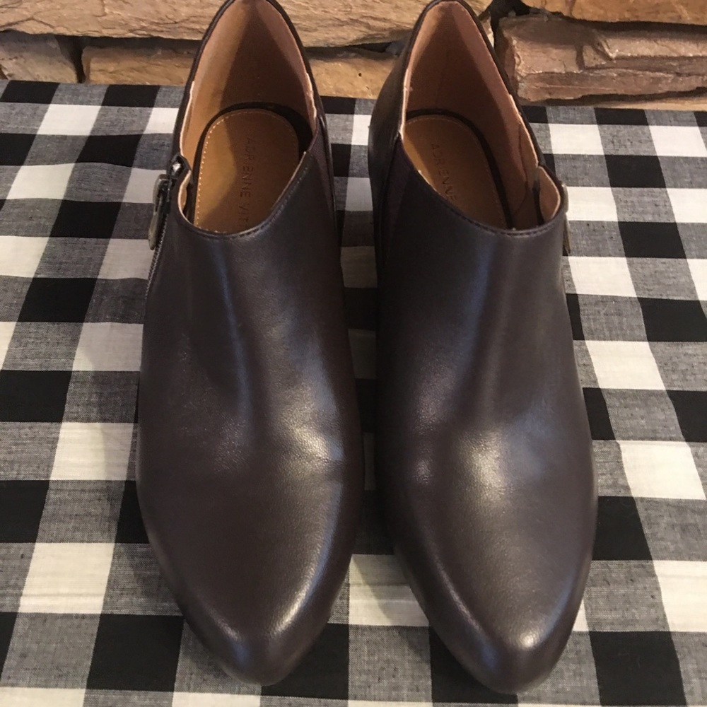 Brown  wedged ankle boots (new)